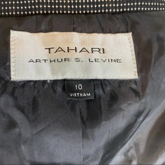 Tahari Blazer textured dotted rose button detail black and white Jacket  size 10 - Picture 7 of 12